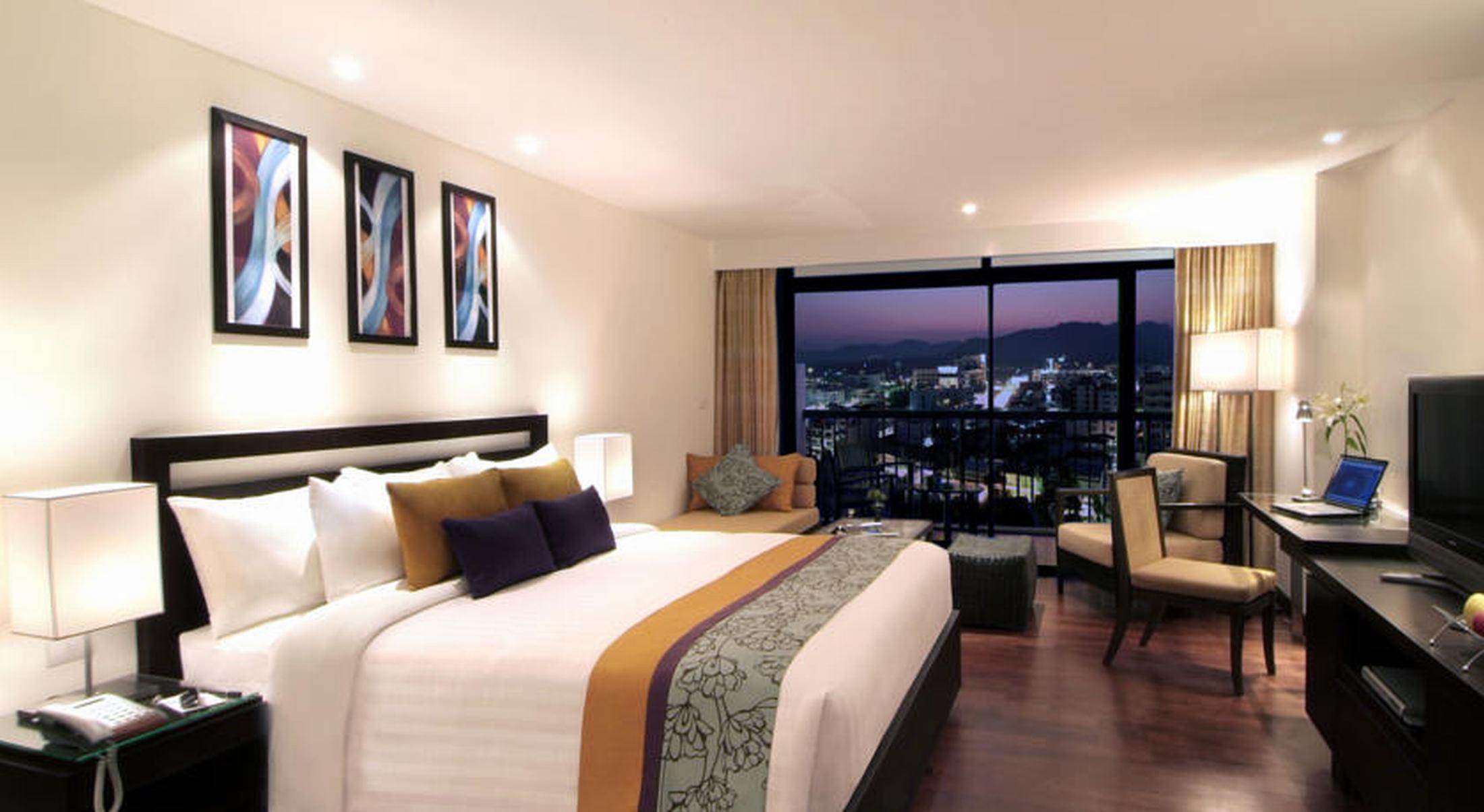 Radisson Red Phuket Patong Beach Екстер'єр фото