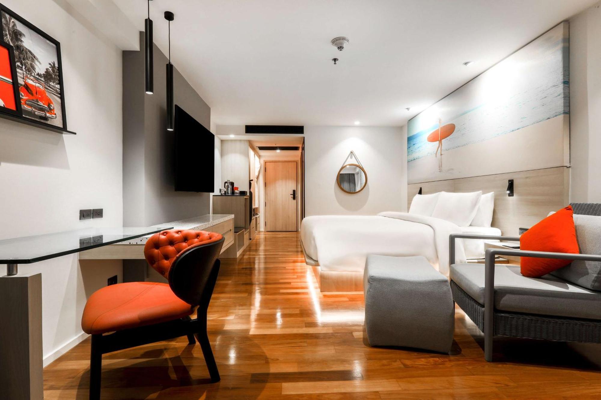 Radisson Red Phuket Patong Beach Екстер'єр фото