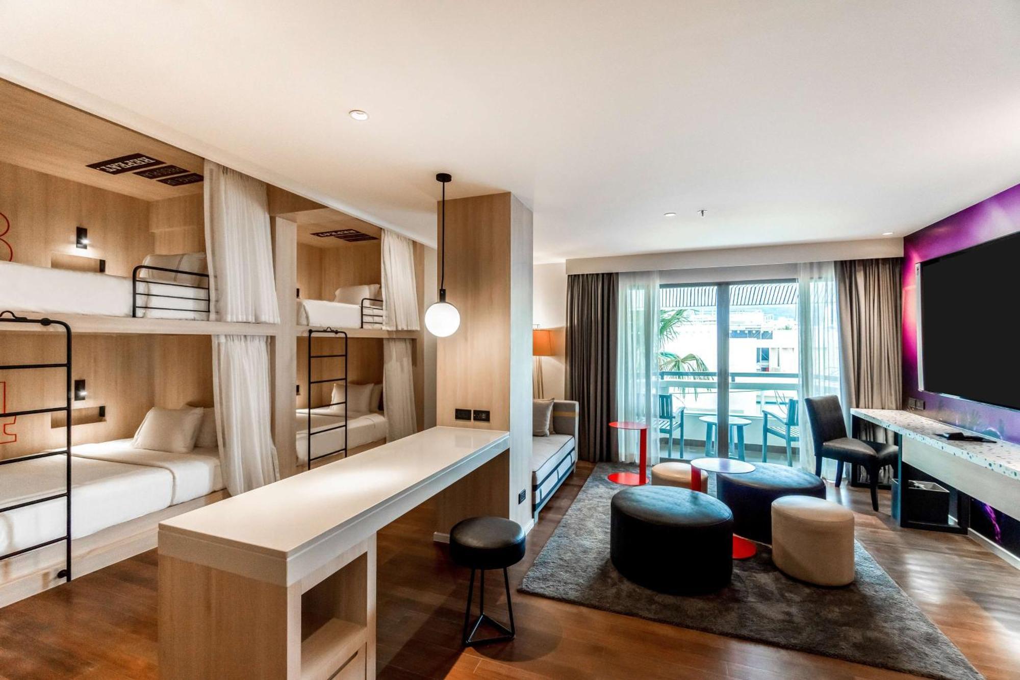 Radisson Red Phuket Patong Beach Екстер'єр фото